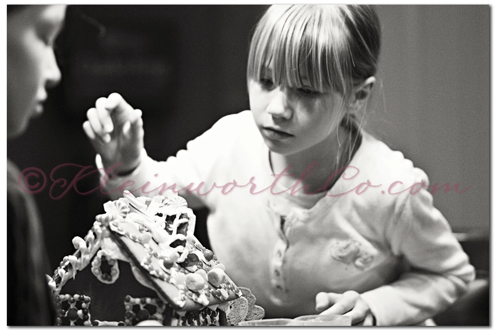 12 Days of Christmas- Holiday Bucket List, making gingerbread houses