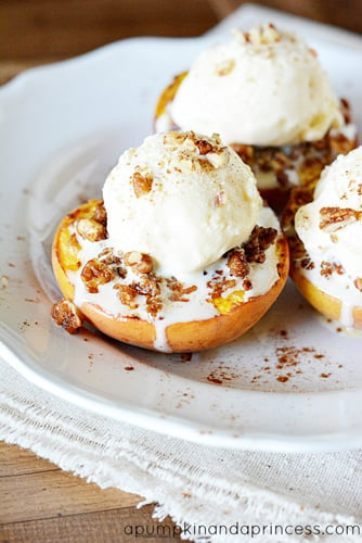 Baked-Peaches-with-Biscoff-Pecan-Topping 500