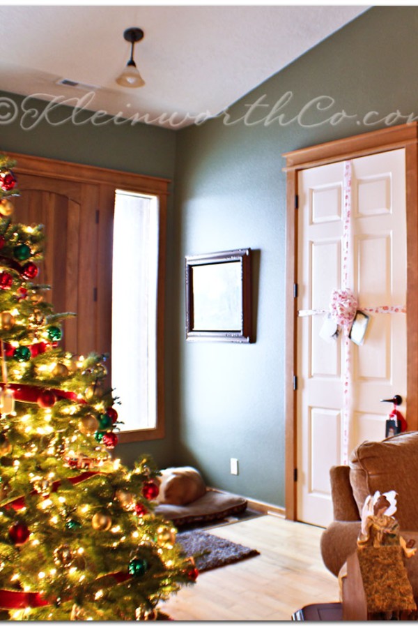 How to Display Christmas Cards