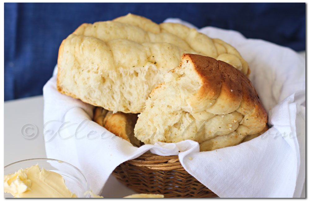 Slow Cooker Gluten Free Garlic Bread