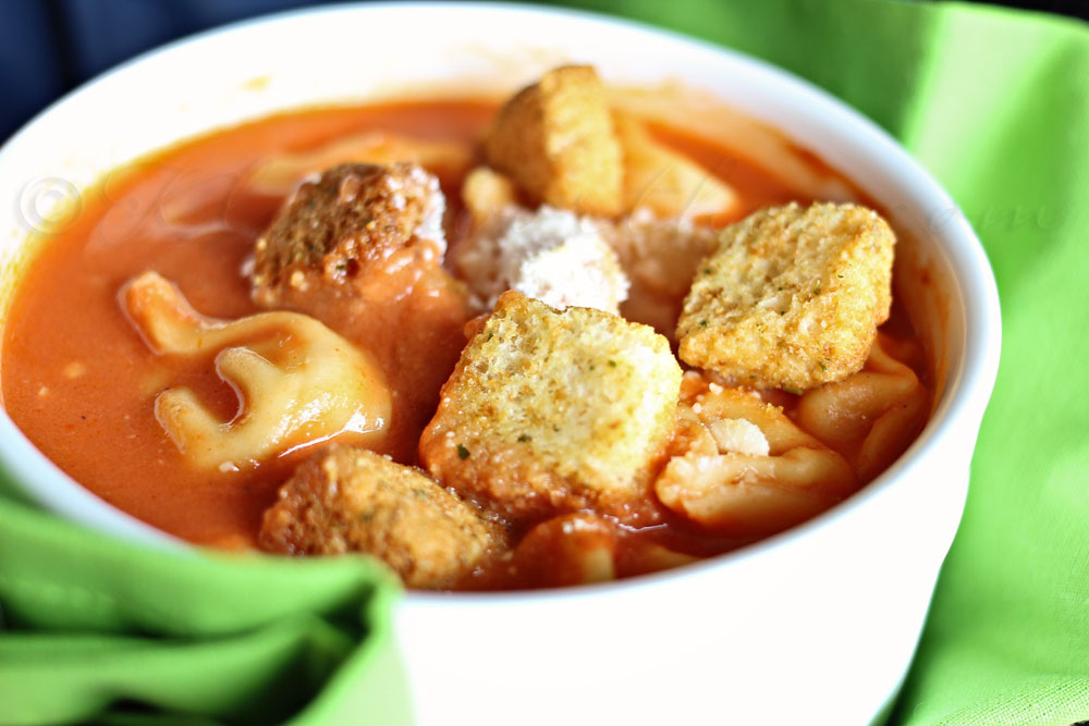 Creamy Tomato Tortellini Soup