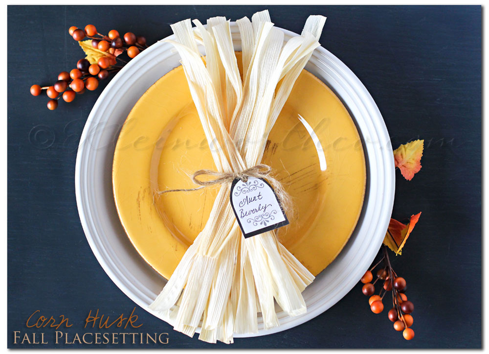 corn-husk-fall-placesetting, table place card tags, free printable