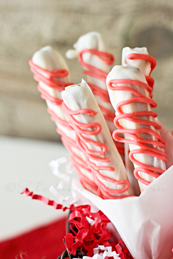 Candy Cane Pretzels