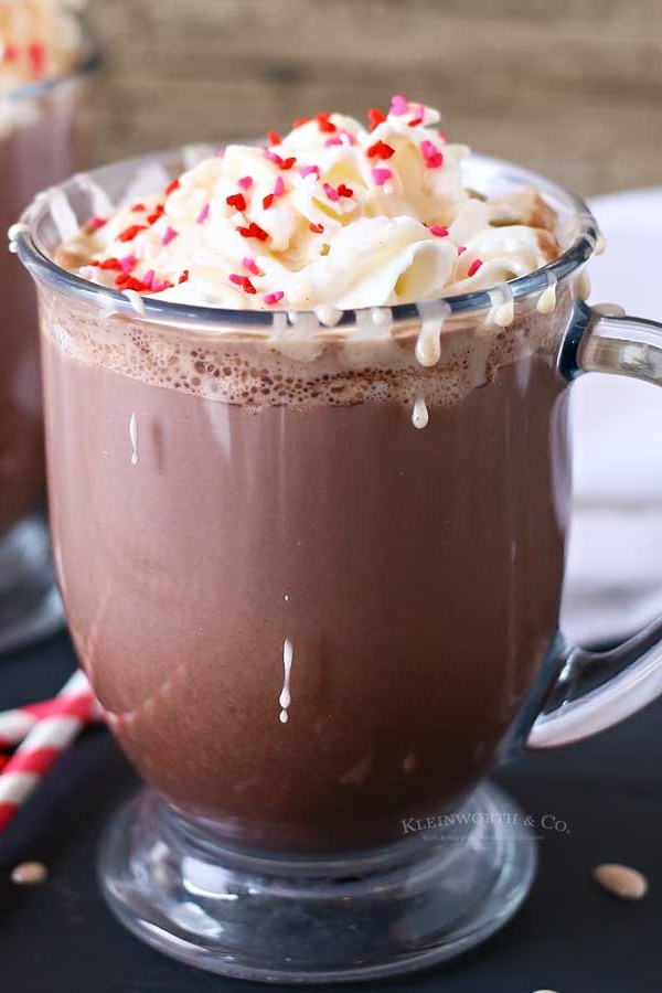 how to make Cinnamon Roll Hot Chocolate