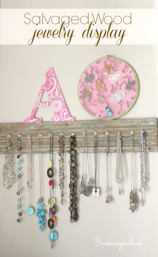 Salvaged-Wood-Jewelry-Display...so-easy