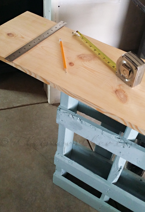 DIY Pallet Console Table