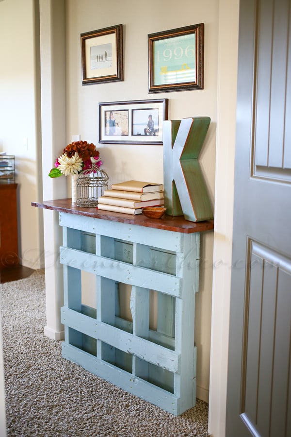 DIY Pallet Console Table