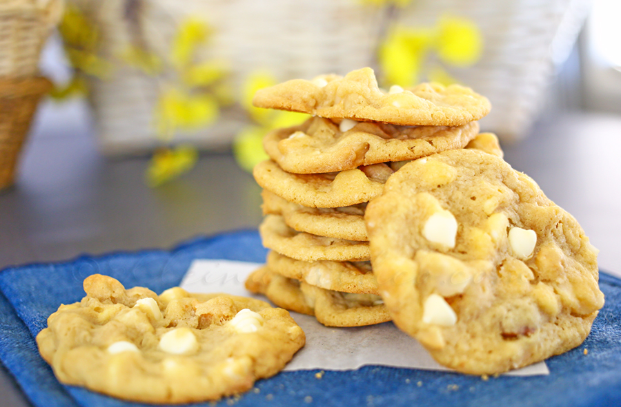 Banana Macadamia Nut Cookies