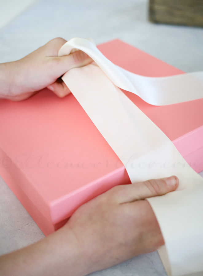 How to Gift Wrap like a PRO