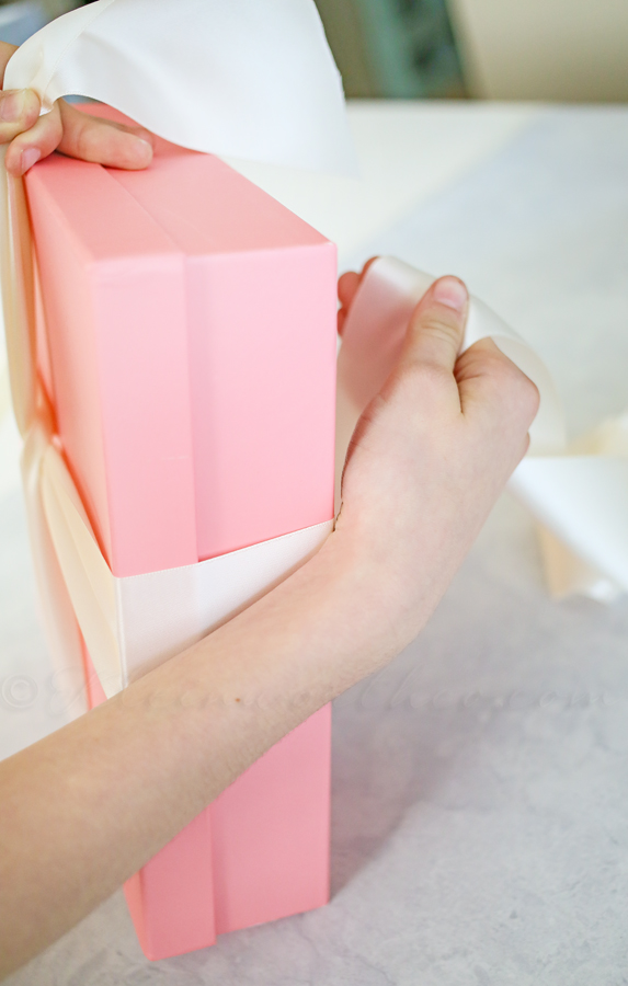 How to Gift Wrap like a PRO