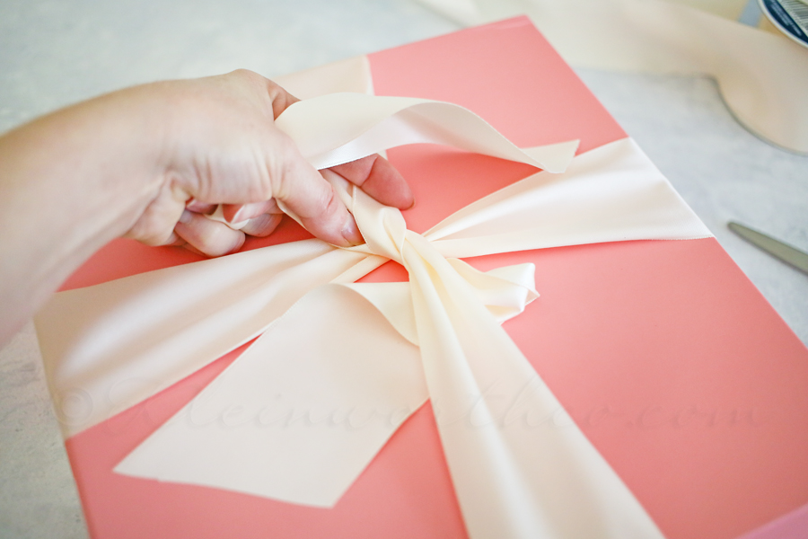 How to Gift Wrap like a PRO