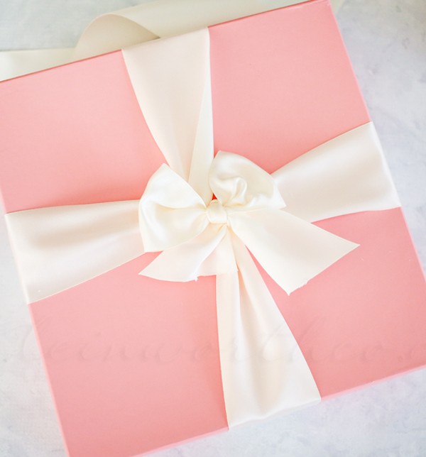 How to Gift Wrap like a PRO