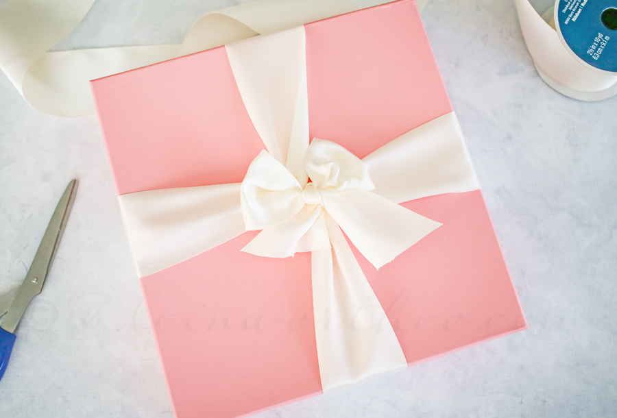 How to Gift Wrap like a PRO