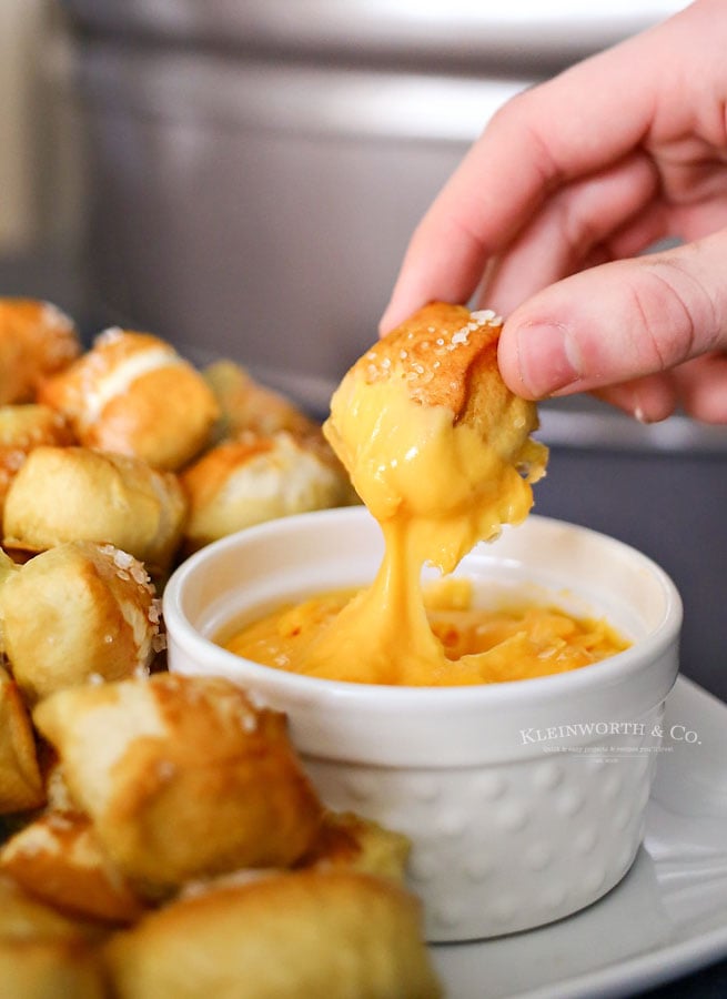 dipping pretzel bites