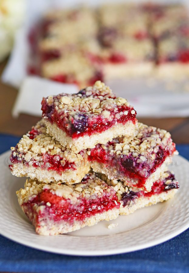 Berry Medley Crumble Bars