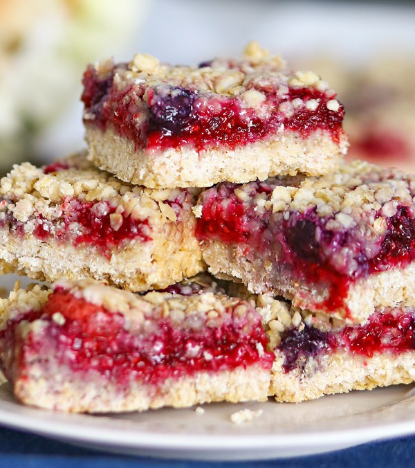 Berry Medley Crumble Bars