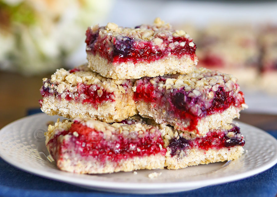 Berry Medley Crumble Bars