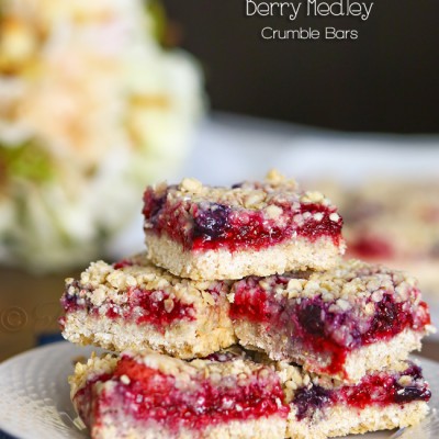 Berry Medley Crumble Bars