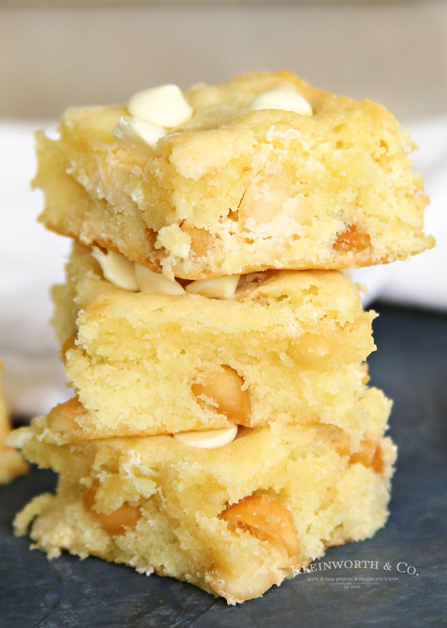 Recipe for White Chocolate Macadamia Nut Blondies