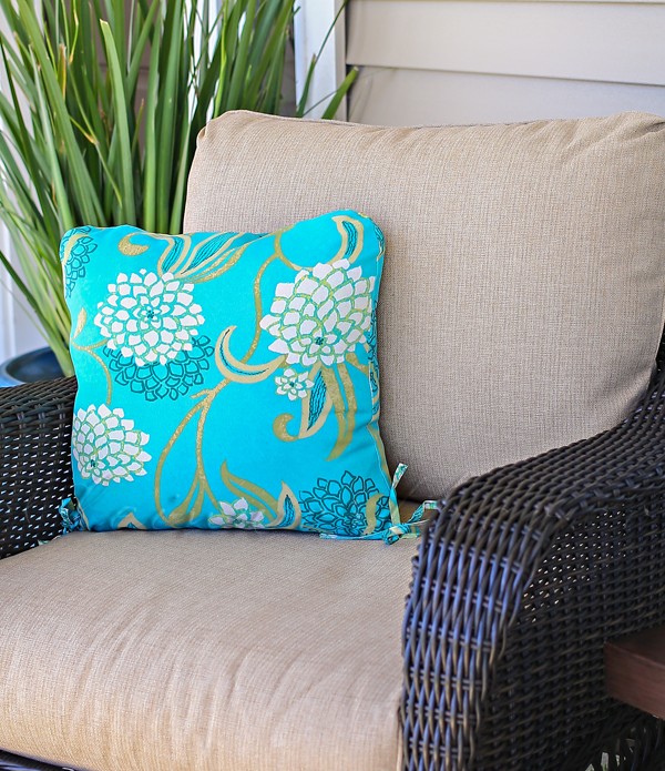 Outdoor Pillow Makeover