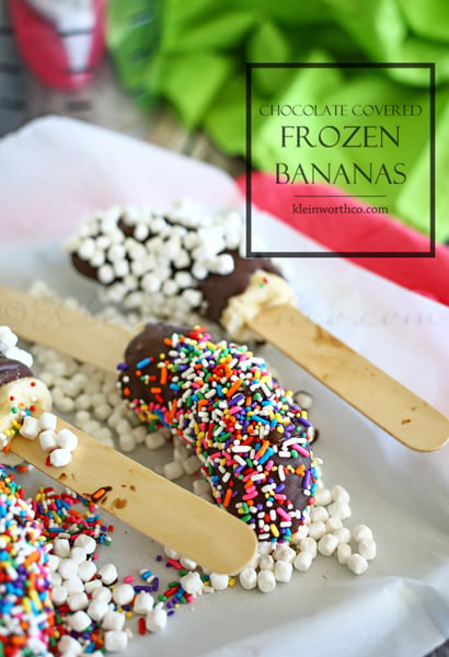 The kids are getting out of school, the temps are high & the state & local fairs are happening. That means it’s time for all your favorite summer foods. Things like these chocolate covered Frozen Bananas top the favorites list for sure.