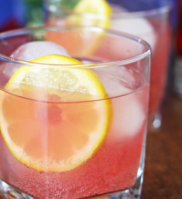 Boozy Pomegranate Lemonade