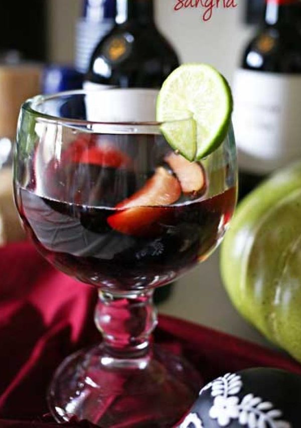 Halloween Sangria {Halloween Party Ideas}