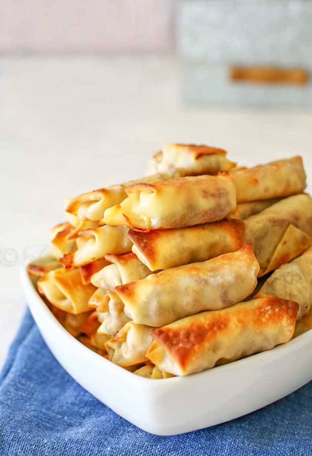 Cheesy Roast Beef Egg Roll Bites