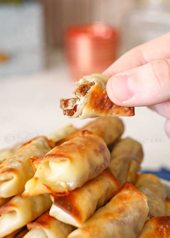 Cheesy Roast Beef Egg Roll Bites