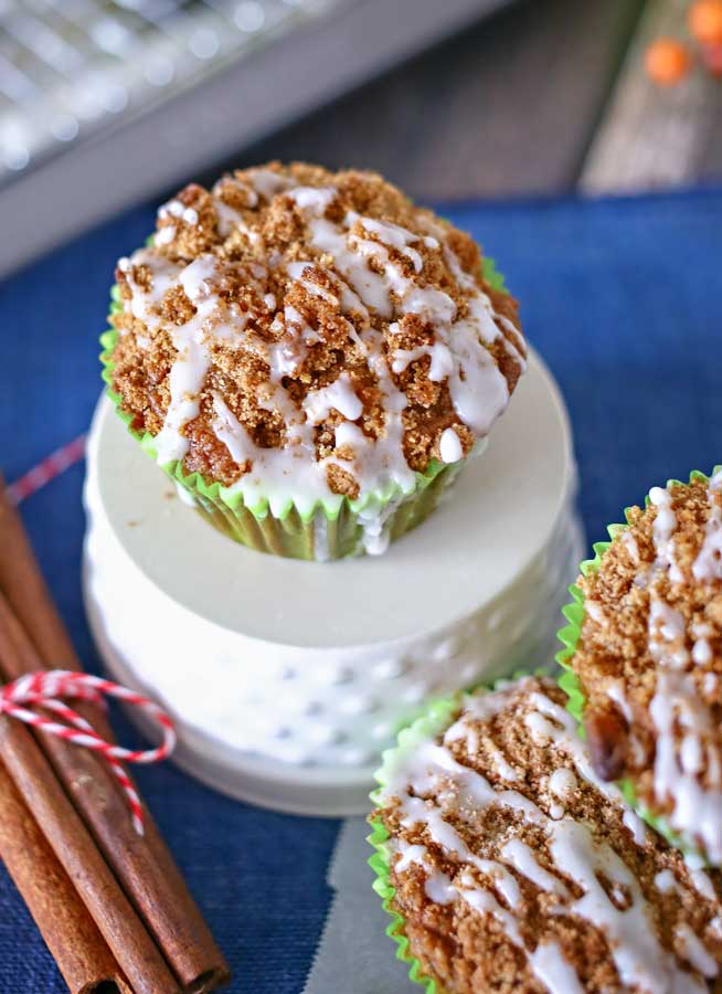 Apple Crumb Cakes