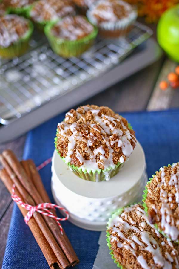 Apple Crumb Cakes