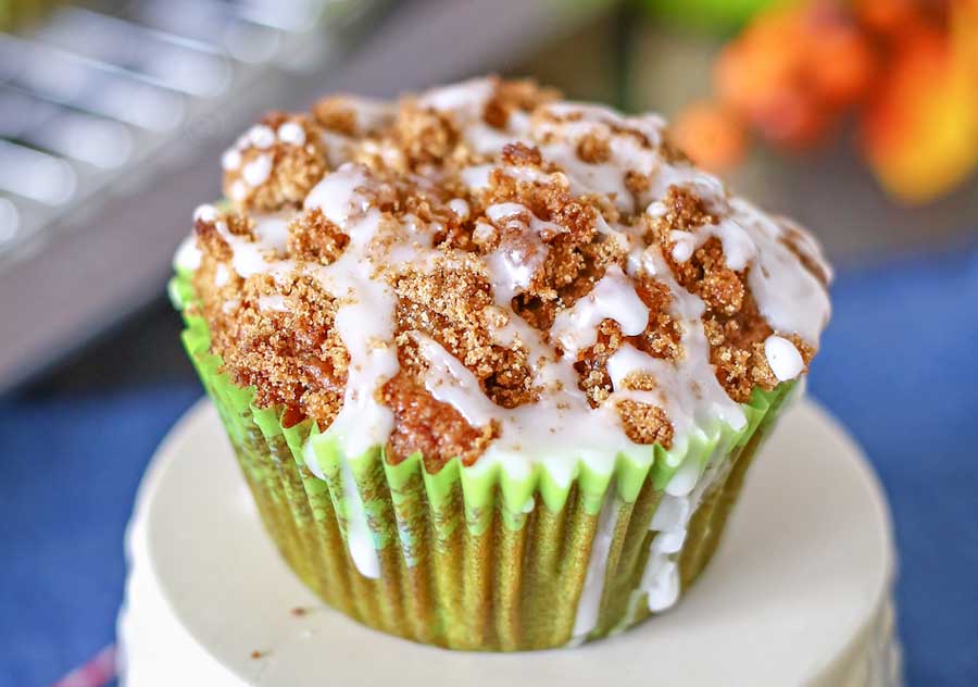 Apple Crumb Cakes