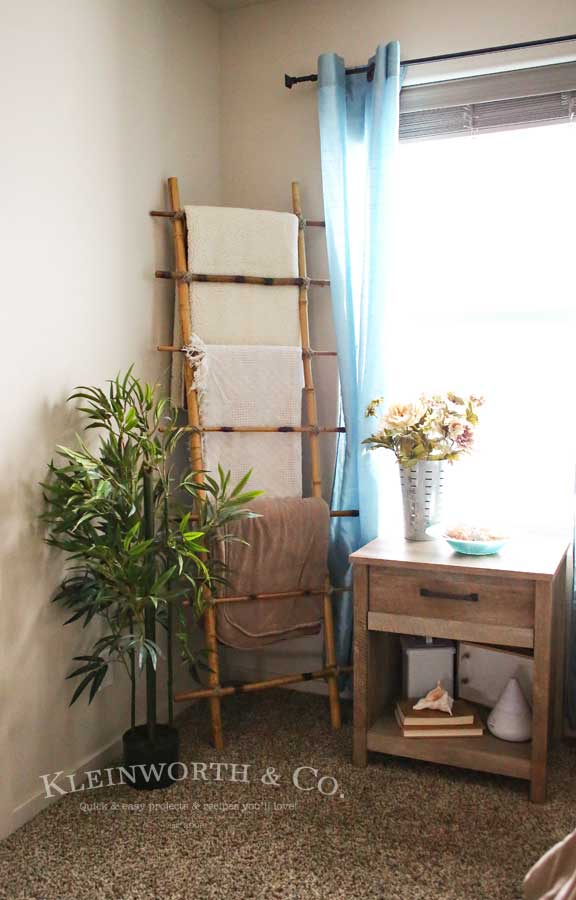 Bamboo Blanket Ladder