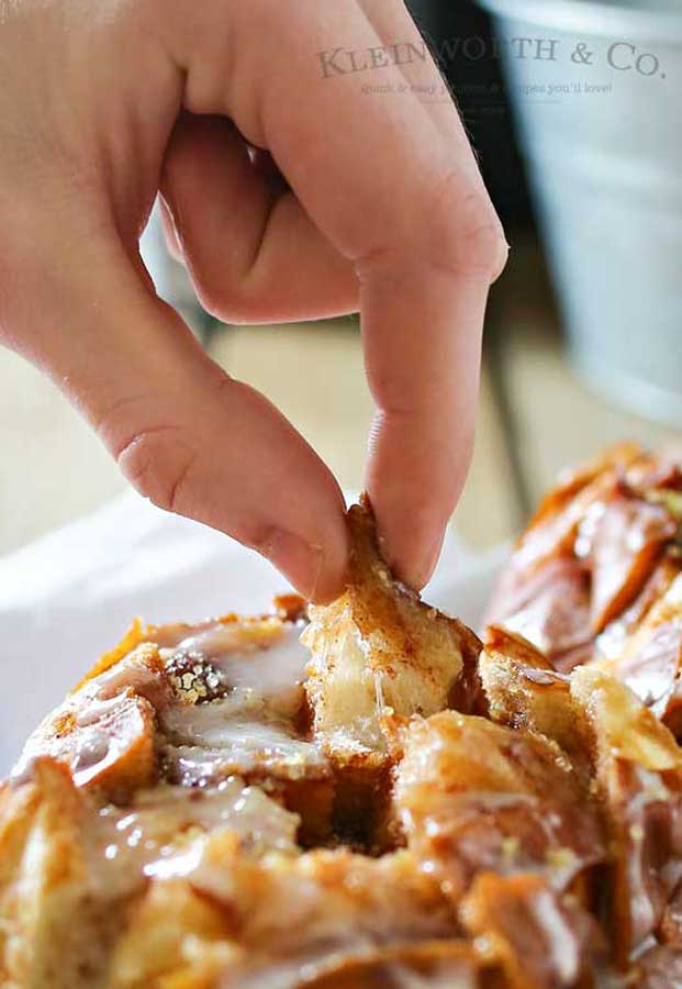 Cinnamon Roll Pull Apart Bread