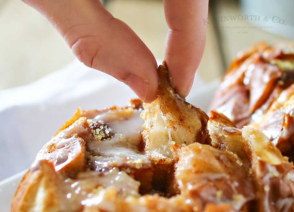 Cinnamon Roll Pull Apart Bread