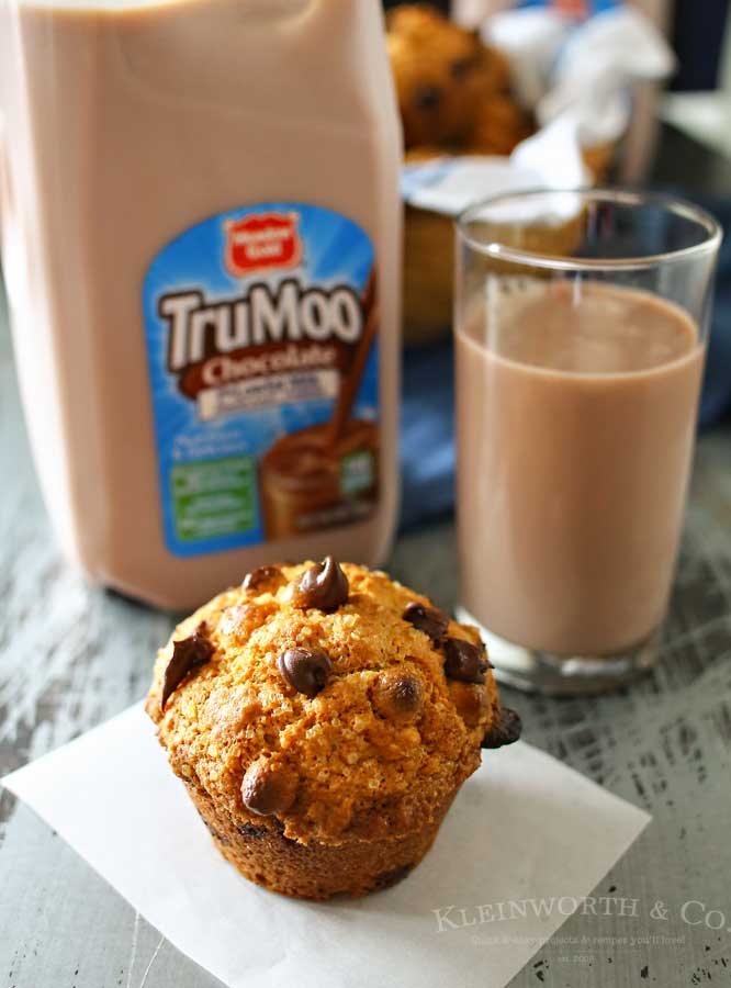 Breakfast ideas just got better with this simple & tasty muffin recipe. Chocolate Milk Muffins, made with real chocolate milk. Start the day delicious with an easy muffin recipe like this one! Don't miss the tip on how to make the muffins rise with that perfect dome shape.