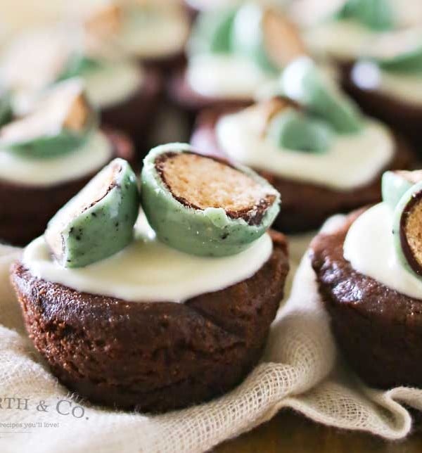 Mint & chocolate lovers rejoice. If you crave that delectable mint & chocolate combo, then this is your lucky day. Thick & fudgy brownie bites topped with white chocolate & mint malt balls makes these Malted Mint Brownie Bites that are out of this world fantastic. YUM! Plus don't miss my trick for making these in under 15 minutes.