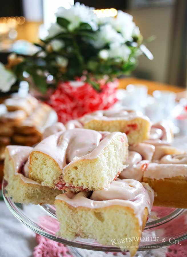 Caramel Whole Wheat Donuts are a lightened up version of the traditional baked cake donut recipe. Using whole wheat flour & just a dusting of confectioners sugar in place of frosting, they are perfect with your morning coffee or at your next brunch. Don't miss my tips for planning a coffee party too.