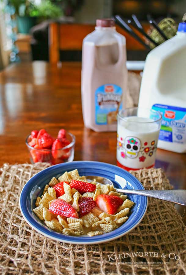 Chocolate milk, peanut butter & bananas come together to make this Chocolate Banana Shake that is the perfect breakfast or snack recipe! Make one before heading out the door or as an after school treat. Either way, everyone loves this chocolate goodness!