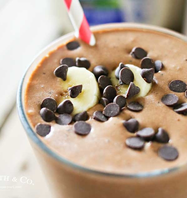 Chocolate milk, peanut butter & bananas come together to make this Chocolate Banana Shake that is the perfect breakfast or snack recipe! Make one before heading out the door or as an after school treat. Either way, everyone loves this chocolate banana smoothie!