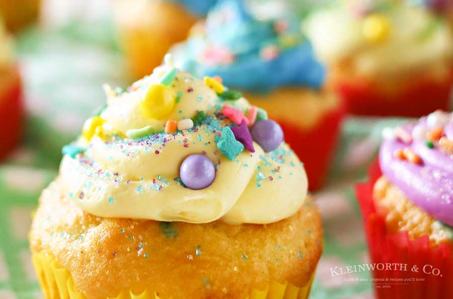 Have fun & get creative with this Easter with Funfetti® Easter Cupcakes. They are an adorable Easter dessert idea that's great for your celebration! Decorating cupcakes is so much more fun than decorating eggs. With vibrant colors & an abundance of sprinkles, we can really bring out the imagination too.