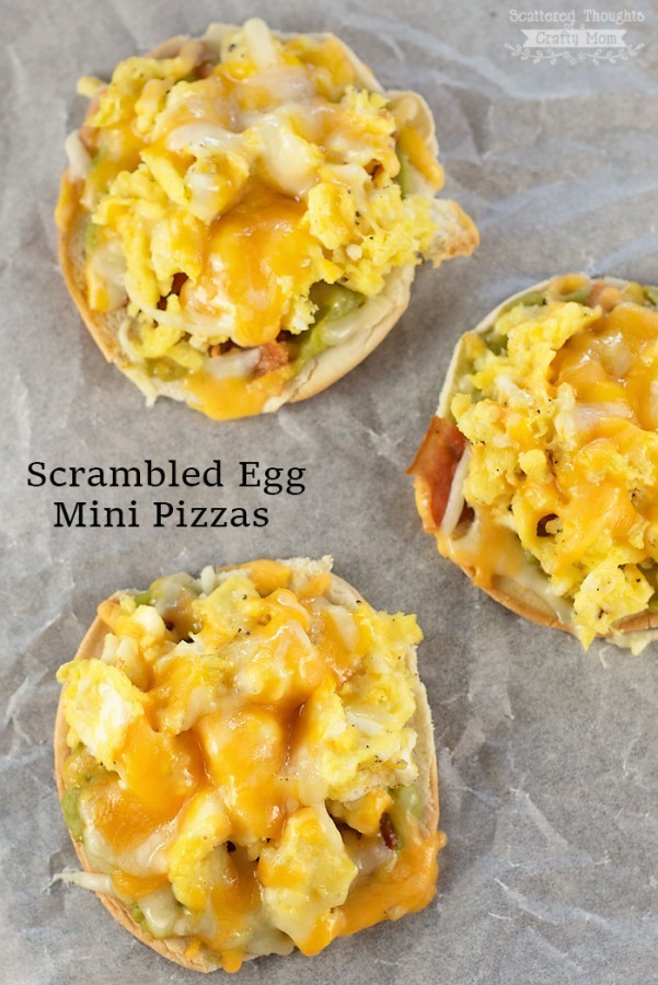 scrambled-Egg-mini-pizzas