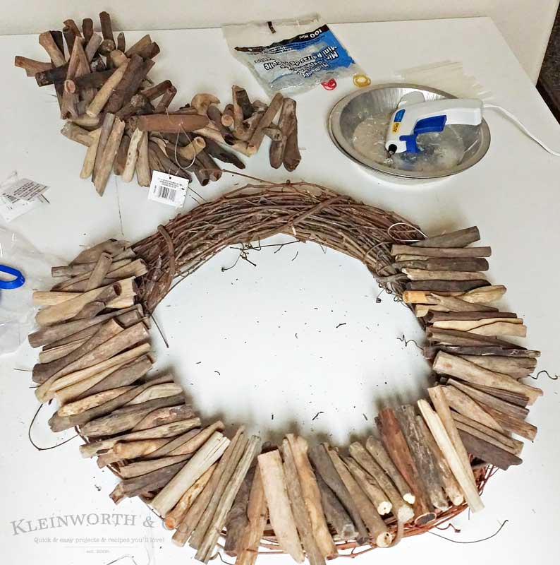 A simple Driftwood Wreath is a great way to bring a little coastal decor into your home. My quick tutorial shows you how you can easily make your own. Just 4 products & 20 minutes is all it takes.