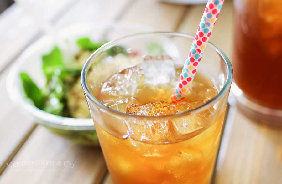 Vanilla Coconut Black Tea is the perfect refreshing beverage to pair with your lunch or dinner. One of my favorite ice tea recipes that's so easy to make. Oh how I love homebrewed iced tea.