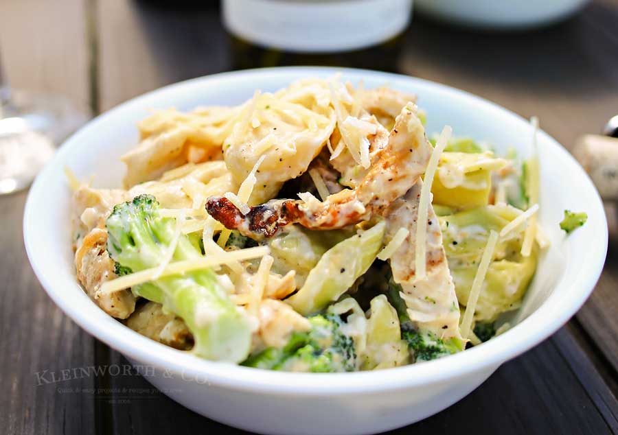 Grilled chicken, broccoli & tortellini in a creamy garlic cheese sauce makes this Grilled Chicken Broccoli Tortellini a delicious easy family dinner idea.