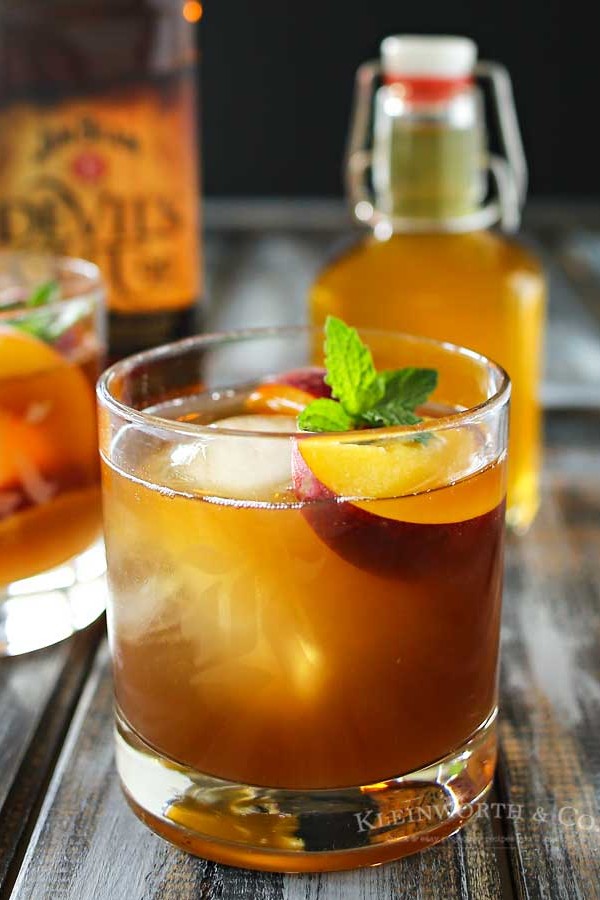 Peach Bourbon Arnold Palmer, a delightful twist on a classic refreshment for summer that's so good. Take an Arnold Palmer & add bourbon & peach liqueur for a perfect summer cocktail.