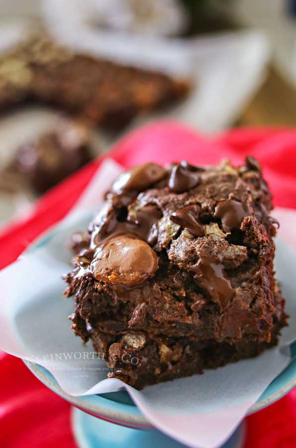 Milk Dud Cake Mix Bars are just another yummy bar recipe that is a MUST MAKE!