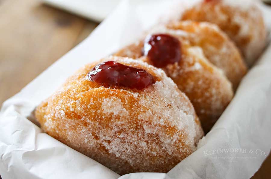 Easy Strawberry Jalapeño Donuts - delicious homemade breakfast