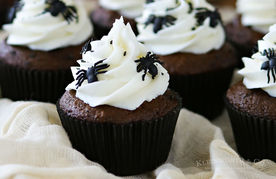 Creepy Halloween Spider Cupcakes