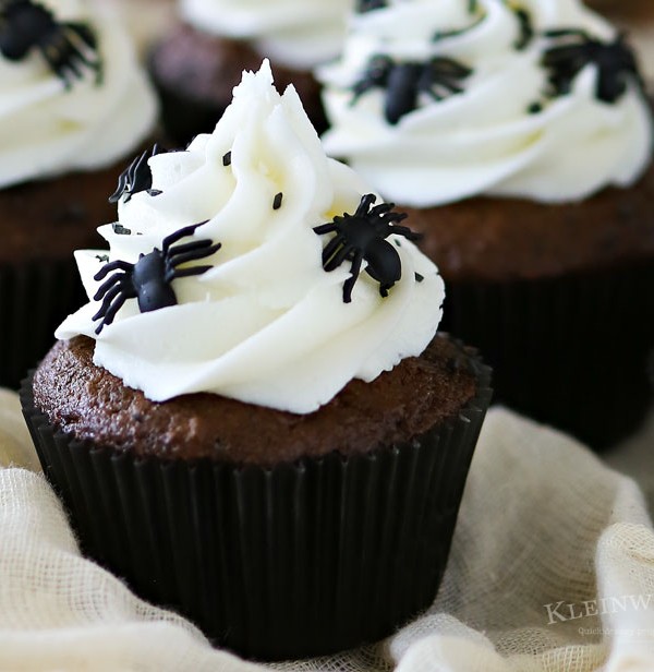 Creepy Halloween Spider Cupcakes